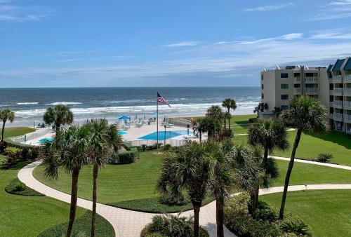Errol-by-the-Sea 417 - Fantastic ocean and pool views in Edgewater, USA