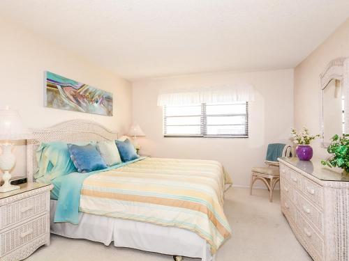 HA508 - Top floor 11 condo with beautiful ocean views, Edgewater (foto 4)