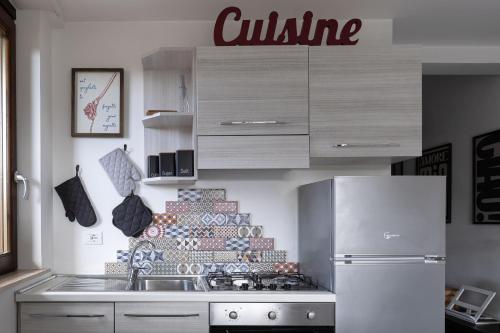 Radio Hotel - main image