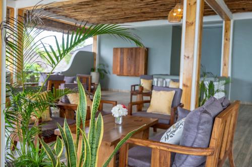 Restaurant, Mnana Beach Bungalows in Michamvi