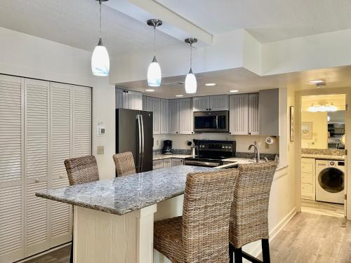 1653 Bluff Villa - host2coast in Hilton Head Island, USA