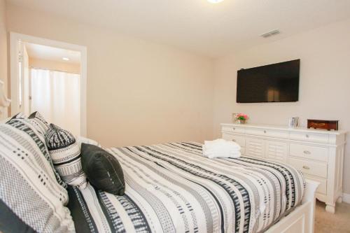 Spring Break Pool Home near Disney with Resort Access