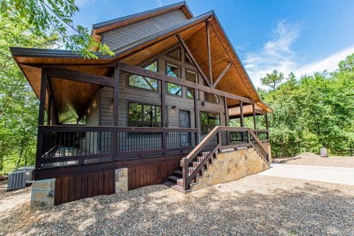 Magnolia Peak, Mountain View, Hot Tub, Sleeps 4 in Broken Bow, USA