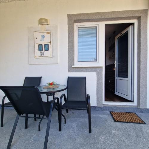 Apartments Vlahovic - image 5