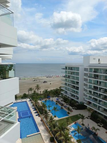 Luxury Beachfront Apartment 6 guests plus 1