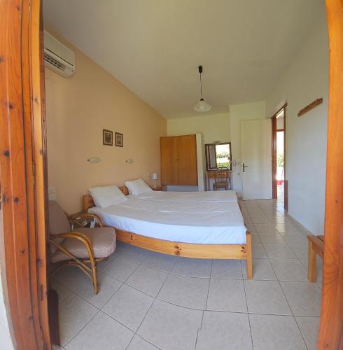 One-Bedroom Apartment image 1