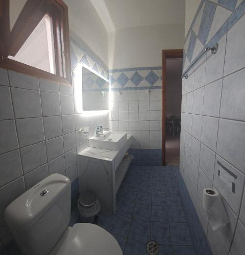 One-Bedroom Apartment image 6