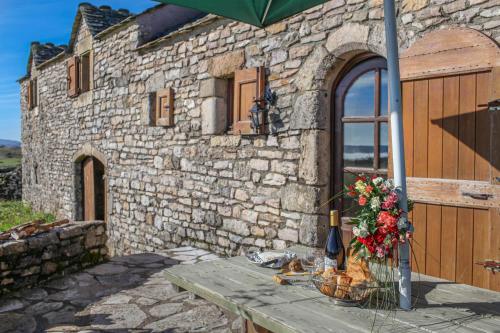 Maison 5 personnes a villeneuve gîte à louer Vébron