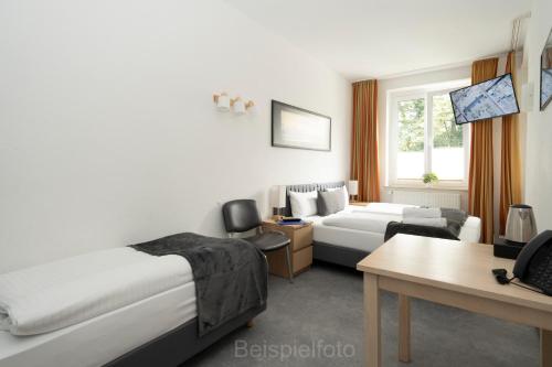 Double Room with Extra Bed image 4