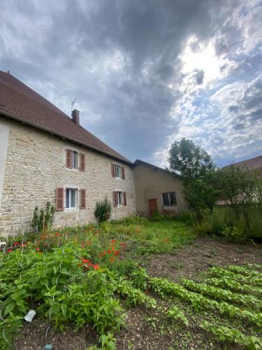 A szálláshely kívülről, T2 - 48m2 - La Ferme à Dédé (T2 - 48m2 - La Ferme a Dede) in Pontarlier