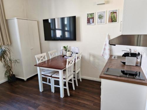 المرافق, List Five - Your British Guesthouse in جنوب شتوتغارت