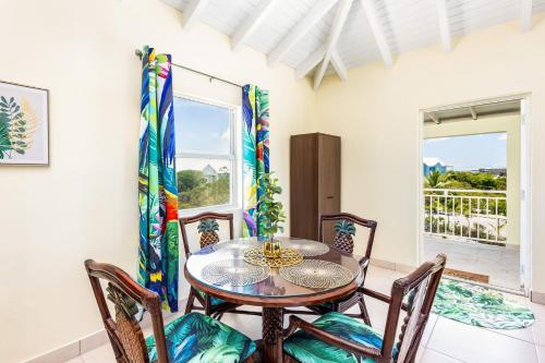 Tropical Jungle Oasis with Lagoon Views, Good WiFi in Providenciales