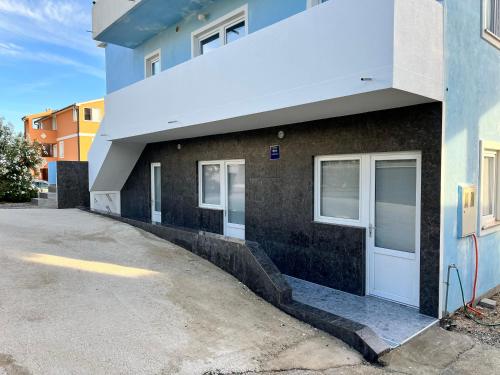 Apartments Gumla 1 - Novalja