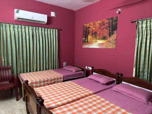 3 twin beds