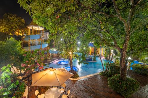 Exterior view, Gran Karmel Hotel in Retalhuleu