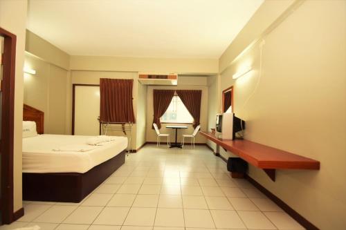 room detail thumbnail 0