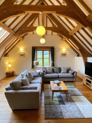 The Oak Barn 2