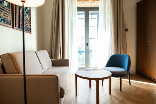 Suite with City View image 10