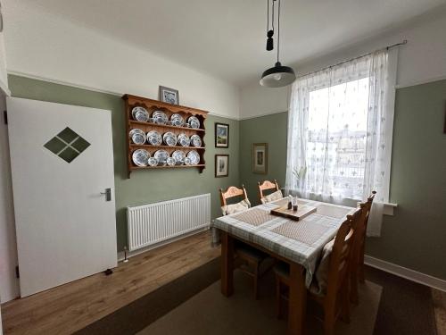 Зручності, Peel House Bed and Breakfast in Герван