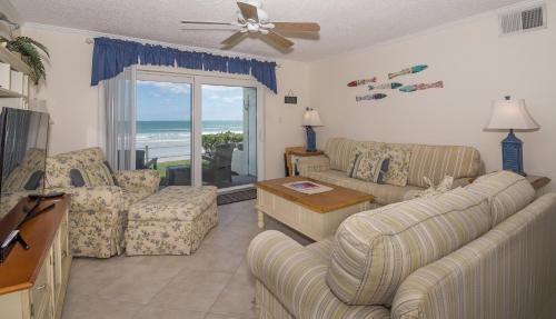 Colony Beach Club 102 - Ground Level Beachfront Sugar Sands Condo in Edgewater, USA