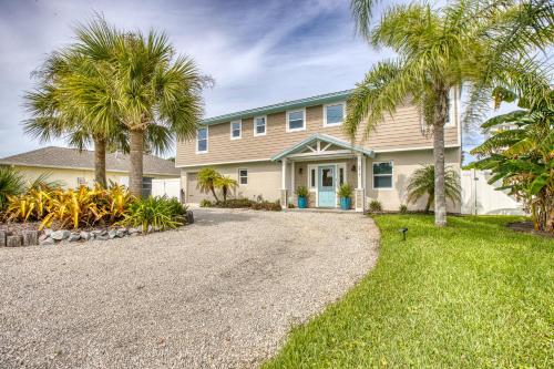 Gorgeous home with pool Walk to car free beach 4717S in Edgewater, USA