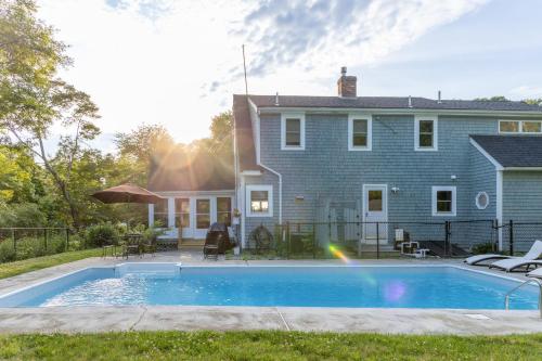 Private Pool and Screened Deck Mashpee Home! thumb 2