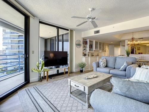 Totally Renovated Luxury Ebb Tide Condo ~ Beachfront with Pool Views Ebb Tide 406 in Edgewater, USA