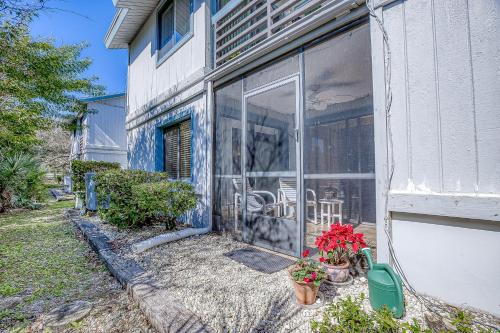 Ground Level Condo at Sea Woods - Dog-Friendly SC117 in Edgewater, USA
