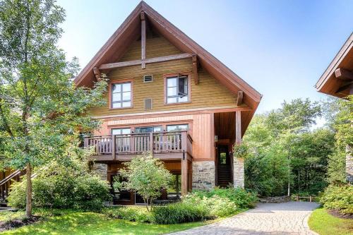 Étoile du Matin Tremblant Luxury Ski In Ski Out in Mont-Tremblant, Canada