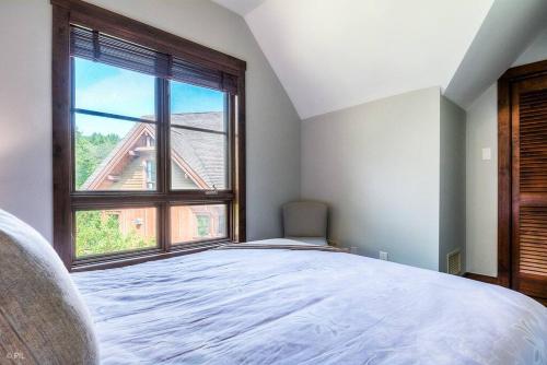 Étoile du Matin Tremblant Luxury Ski In Ski Out in Mont-Tremblant, Canada