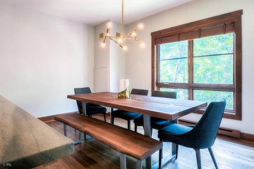 Étoile du Matin Tremblant Luxury Ski In Ski Out in Mont-Tremblant, Canada