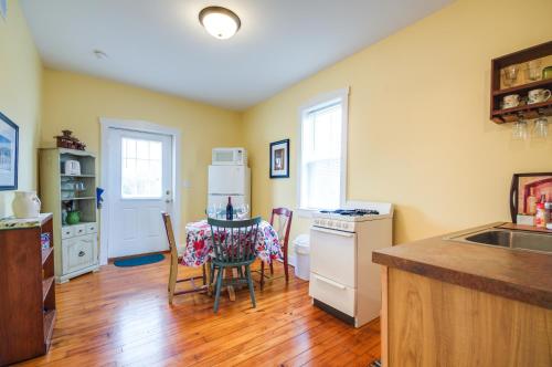 Sunrise Suite on Farm with Pool 9 Mi to Hermann! - image 10