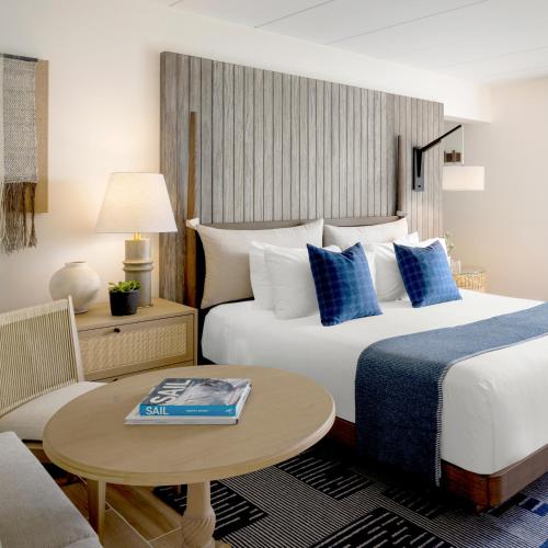 Newport Harbor Island Resort in Newport, USA