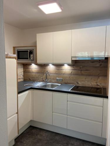 Apartment with Mountain View