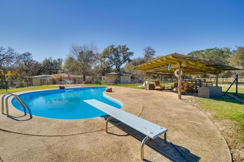 Bandera Carriage House with Medina River Access! in بانديرا_تكساس