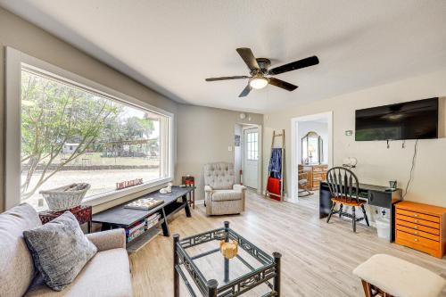Bandera Carriage House with Medina River Access! in Bandera, USA