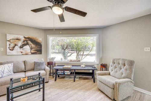 Bandera Carriage House with Medina River Access! in بانديرا_تكساس