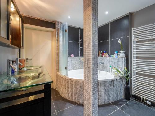 Luxe Serene Residence, Brussels (photo 5)