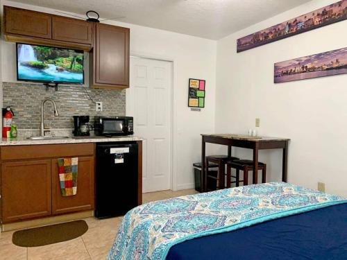 Private In-law Suite By Dt With Cooking Facilities in Orlando, USA