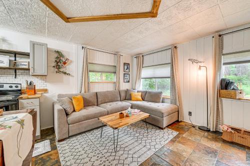 Sterling Home with Patio, BBQ Grill and Fire Pit!