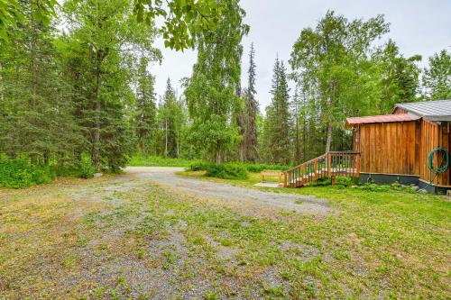 Sterling Home with Patio, BBQ Grill and Fire Pit!