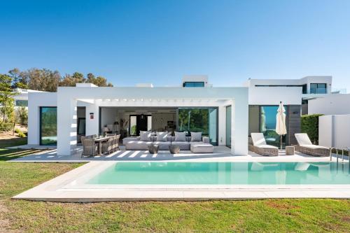 Lujosa villa con vistas al mar – khách sạn tại Calahonda