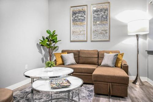 2BR unit in the Heart of DT on Playhouse Square, with Pool and Gym Access-1106 in Cleveland, USA