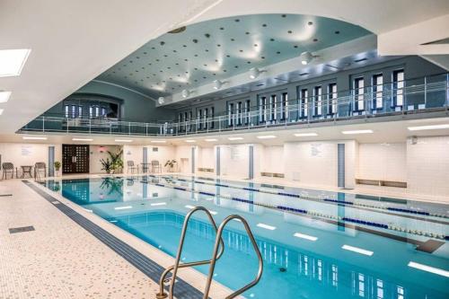 2BR unit in the Heart of DT on Playhouse Square, with Pool and Gym Access-1106 in Cleveland, USA