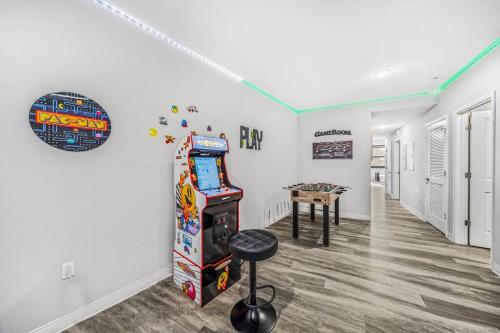 2BR unit with Game Machine with Pool and Gym Access-602 in Cleveland, USA