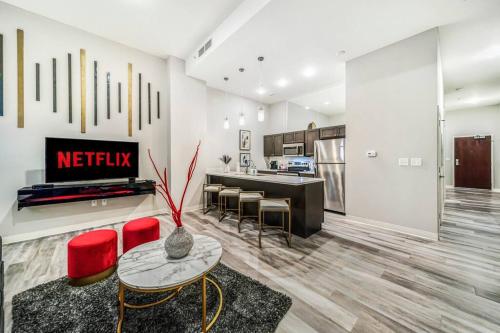 Heart of DT on Playhouse Square with Heated Pool- 210 in Cleveland, USA
