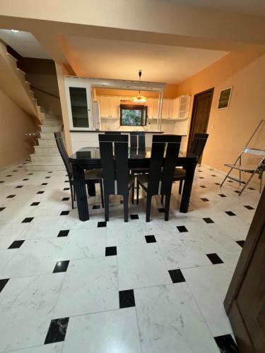 Létesítmények, Mani Spot in Almiro in Kyparissos