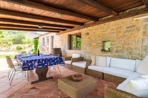 Oprema, North Sardinia Retreats Stazzo Liccia Barria - villa con piscina in Bilianu Saldu