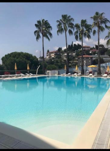 Appartamento con suggestiva vista mare a Sanremo