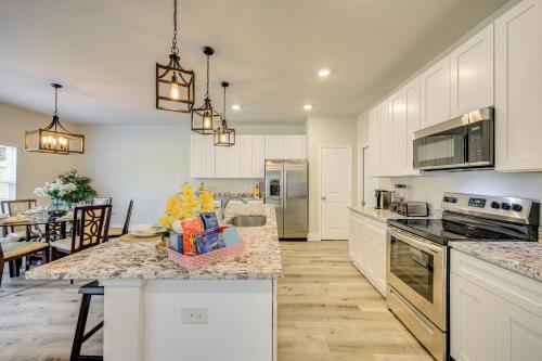 San Antonio Home with Fenced-In Yard Steps to Park! in San Antonio, USA